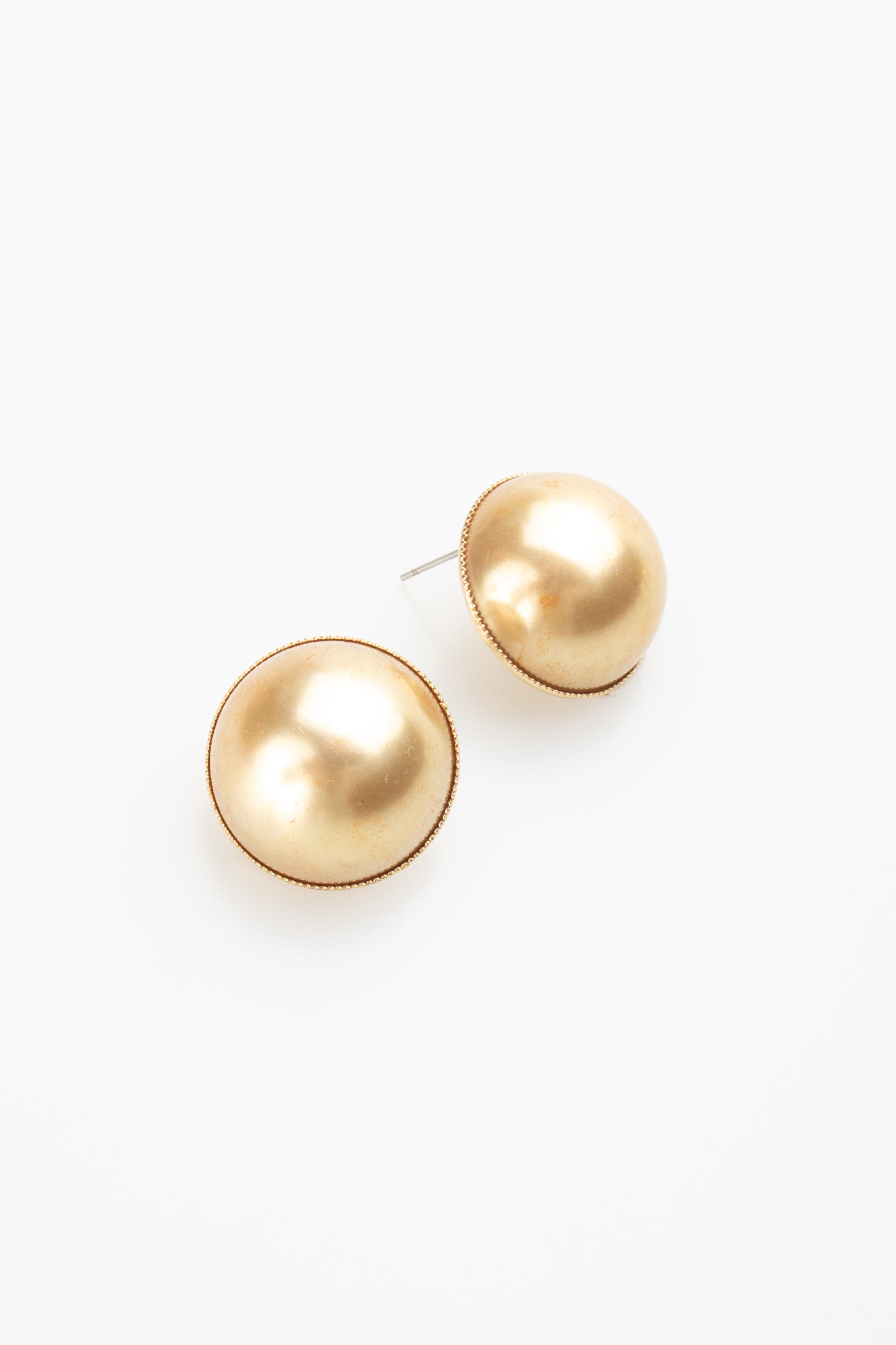 Audrey Pearl Button Earring