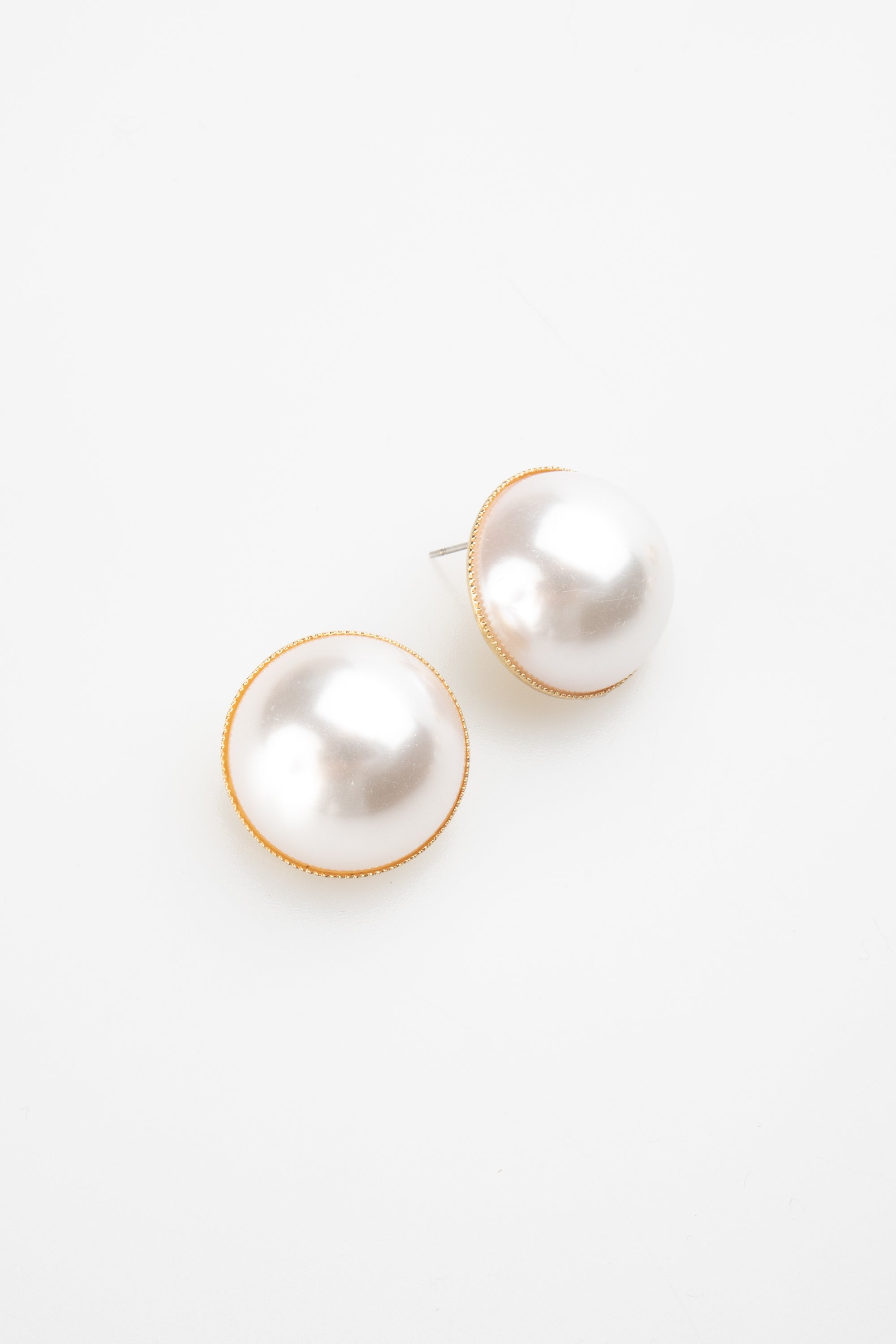 Audrey Pearl Button Earring
